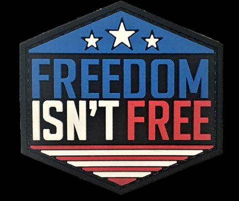 Ekologiczna wytłoczona naszywka z PVC 2D Logo 3D Wolność nie jest darmowa