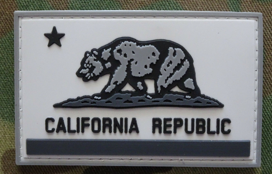 Haczyk PVC Military Patch California Republic Black White 2x3 &quot;gumowe naszywki taktyczne