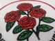 niestandardowe logo czerwona róża okrągła haftowana łatka na odzież