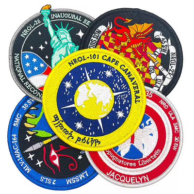Sprzedaż hurtowa Patches na zamówienie z wiązanymi krawędziami dla ubrań / kapeluszy / toreb